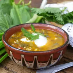 Суп из шпината с крапивой