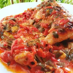 Паприкаш из курицы с зеленым луком