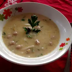 Традиционный суп с фрикадельками с заправкой