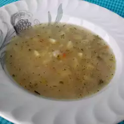 Простой суп с рисом и картошкой