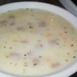 Суп с фрикадельками и бульоном