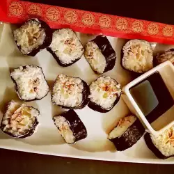 Вкусноe суши с лососем