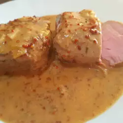 Свиная корейка с медом и двумя видами горчицы