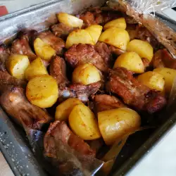 Приготовлено со свининой и картофелем