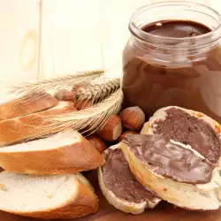 Домашняя шоколадная паста с лесными орехами
