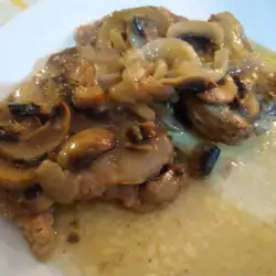 Запеченная телятина с грибами