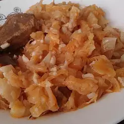 Капуста с рисом и телятиной