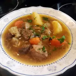 Суп из телятины с петрушкой
