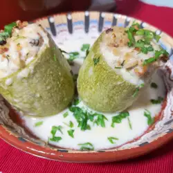 Фаршированные кабачки с рисом в соусе