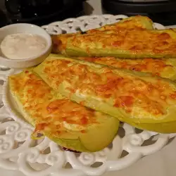 Фаршированные кабачки с курицей