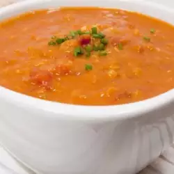 Томатный суп с красной чечевицей