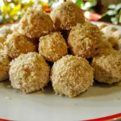 Масляные шарики с грецкими орехами