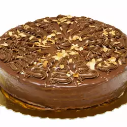 Шоколадный торт с грецкими орехами