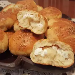 Турецкие пышные соленые булочки