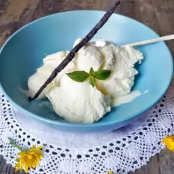 Ванильное мороженое со сгущенкой