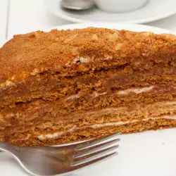 Медовый торт со сливочным маслом