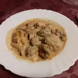 Блюда со сметаной и грибами