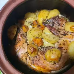 Фаршированный кролик в горшочке с картофелем и морковью