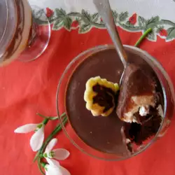 Шоколадный десерт Захер в стаканчике