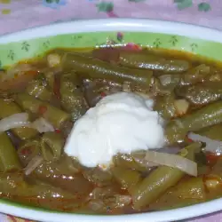 Стручковая фасоль с репчатым луком