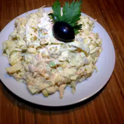 Капустный салат с кукурузой