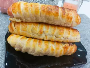 Аппетиные булочки с сосисками