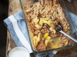 Фруктовый пирог с киви и яблоками