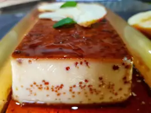 Карамельный пудинг с яблоками