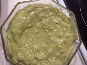 Полезная закуска из авокадо