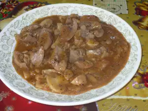 Жареные почки с грибами и луком