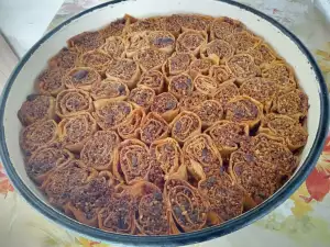 Великолепная пахлава с печеньем, халвой и грецкими орехами