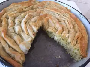 Баница с двумя видами лука