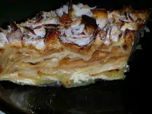 Баница с лапшой и яблоками