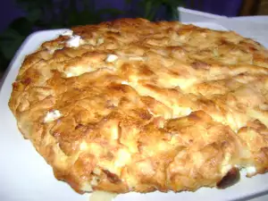 Пышная баничка с лапшой