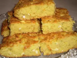 Быстрый кекс с кабачками, брынзой и манкой