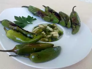 Маринованные жгучие перчики по-быстрому