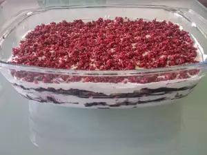 Торт с печеньем Дамские пальчики, вареньем, сметаной и ягодами