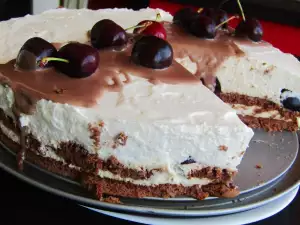 Торт из печенья с черешней и маскарпоне
