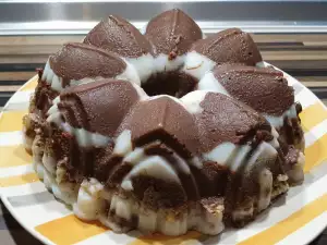 Эффектный торт из печеья в форме для кекса