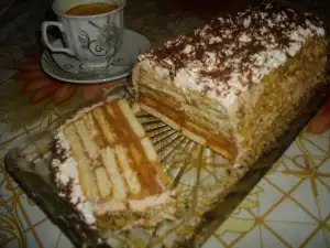 Рулет из печенья в форме для кекса