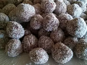 Шарики из печенья с кокосом