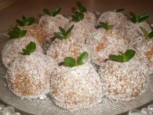 Постные шарики из печенья с яблоками