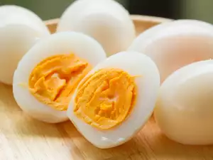 Что содержит куриное яйцо?
