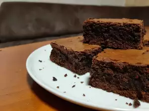 Быстрый и простой брауни для утреннего кофе