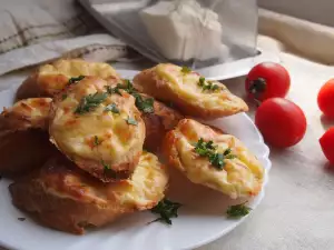 Брускетты с твердым сыром, яйцом и сливочным сыром