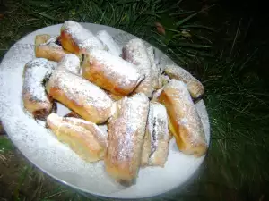 Слойки с мармеладом из шиповника