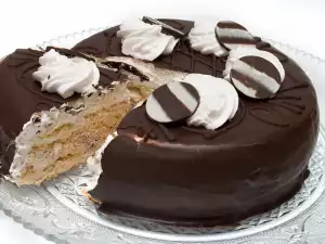 Как собрать круглый торт из квадратных коржей?