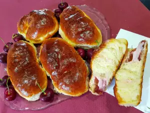 Черешневые булочки с кремом