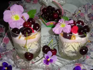 Черешневый трайфл с вишневым ликером и печеньем амаретти