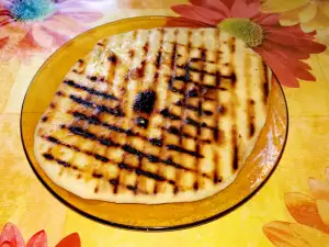 Быстрые чесночные лепешки на сковороде-гриль